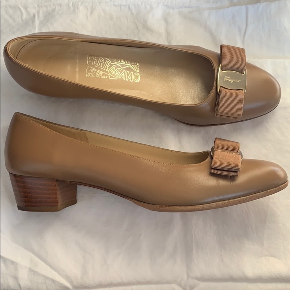 Salvatore Ferragamo Vara Bow Pump